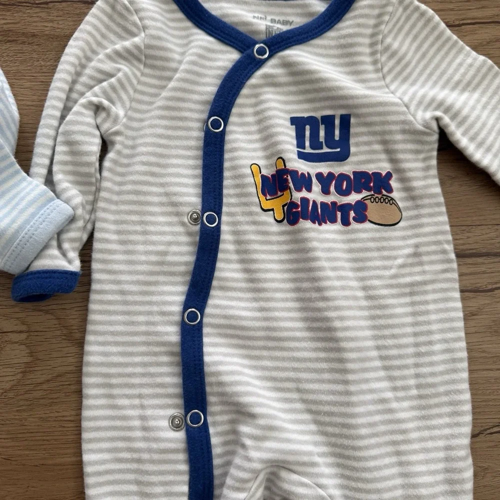 Lot Of 2 New York Giants Baby‎ One Piece Bodysuit NFL Size 3 Months